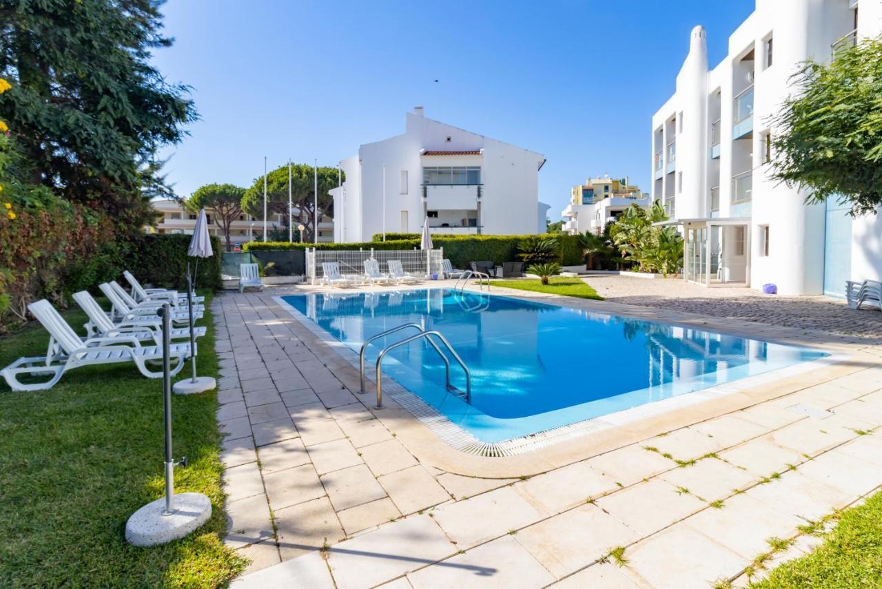 Zarco - Cosy Apartment In Vilamoura With A Balcony With View To The 2 Swimming Pools - Near The Beach & The Marina Quarteira Bagian luar foto