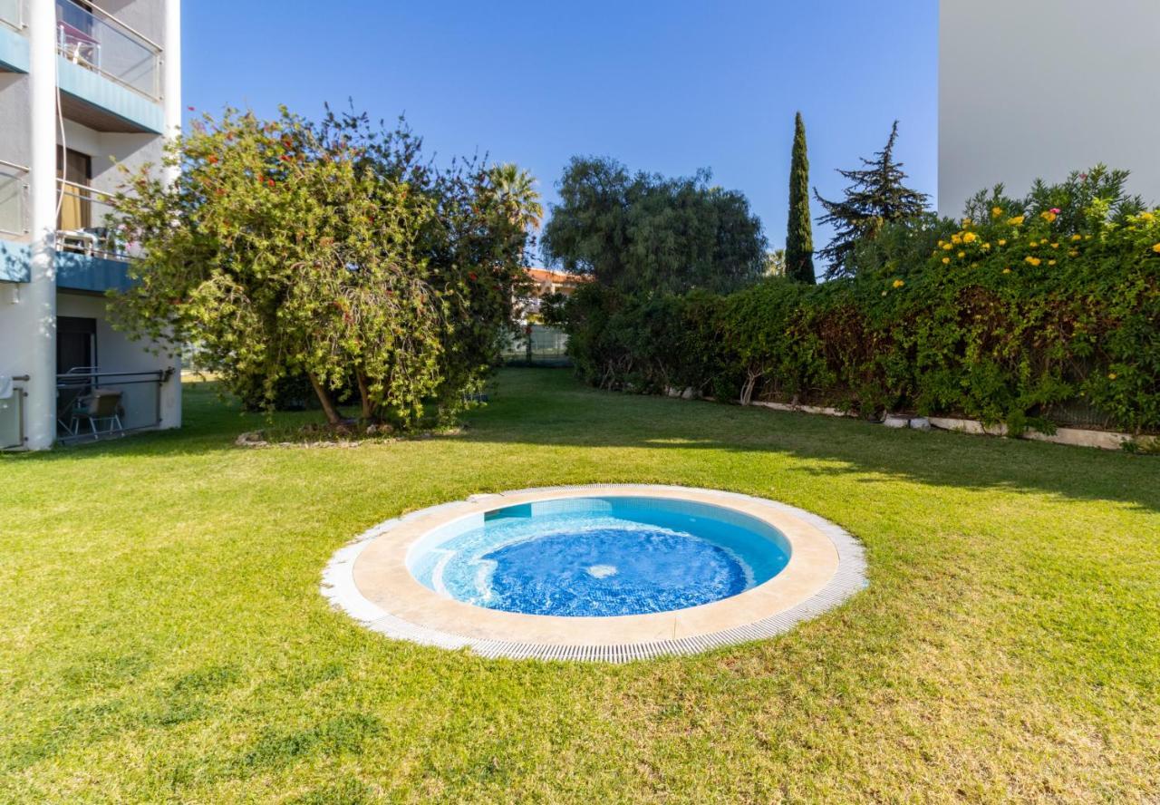 Zarco - Cosy Apartment In Vilamoura With A Balcony With View To The 2 Swimming Pools - Near The Beach & The Marina Quarteira Bagian luar foto